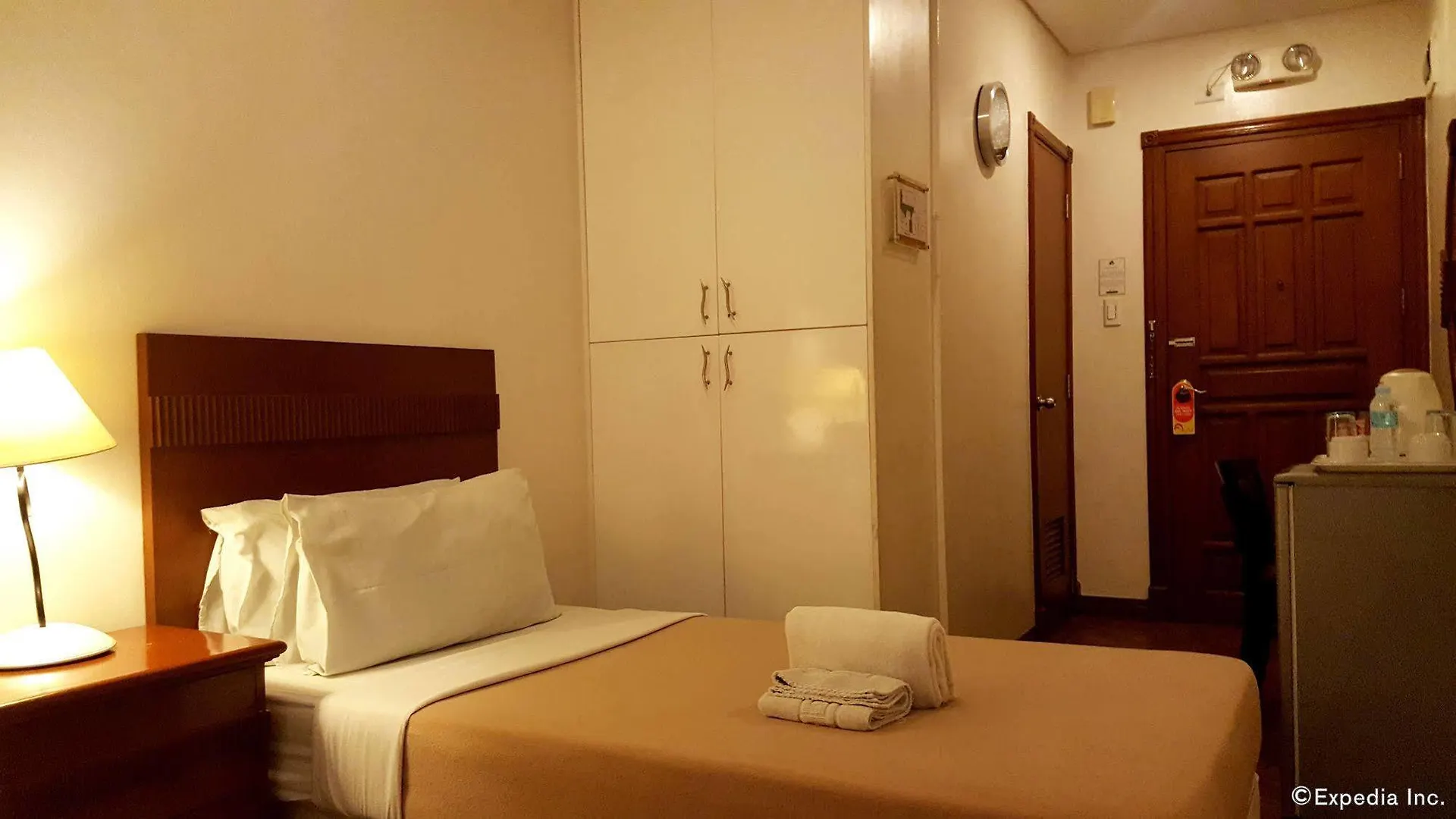 Avitel Hotel Makati City 2*,